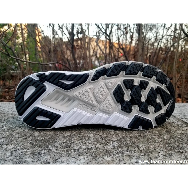 HOKA Arahi 6 Homme Black / White 8 HOKA Arahi 6 Homme Black / White – Image 6